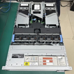 Novo chassi de 2 soquetes 2U/16Sff/2,5 polegadas/DDR5/servidor de rack/AI/virtualização/cargas de trabalho em grande escala/garantia de 3 anos Brand New 2U 2-Socket Chassis/16Sff/2.5Inch/DDR5/Rack Server/AI/Virtualization/Large Scale Workloads/3-year Warranty